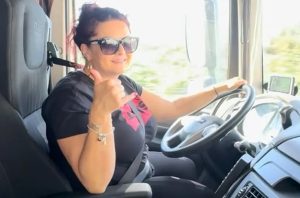cats 3 - O româncă de 47 de ani a fost desemnată „Șoferul de camion al anului” în Italia