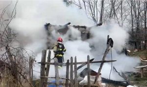 cats 1 - (VIDEO) Incendiu fatal în Șuici! O țigară i-a adus sfârșitul unei femei de 70 de ani