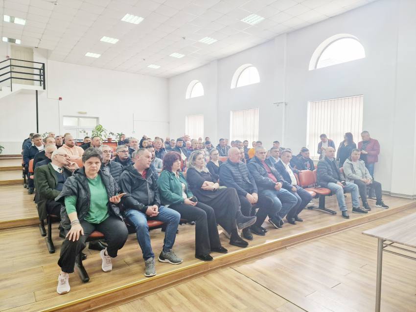 Primarul comunei Bradu a dezbătut public bugetul pe 2025 2 Dan Stroe Bradu