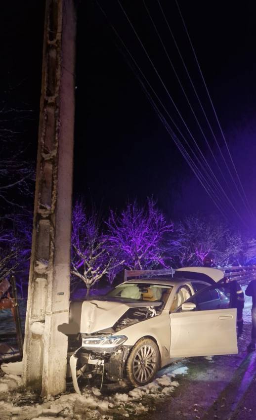 ARGEȘ. Copaci căzuți, incendii și autoturism intrat într-un stâlp de electricitate 2 WhatsApp Image 2025 03 18 at 21.49.04 - ARGEȘ. Copaci căzuți, incendii și autoturism intrat într-un stâlp de electricitate