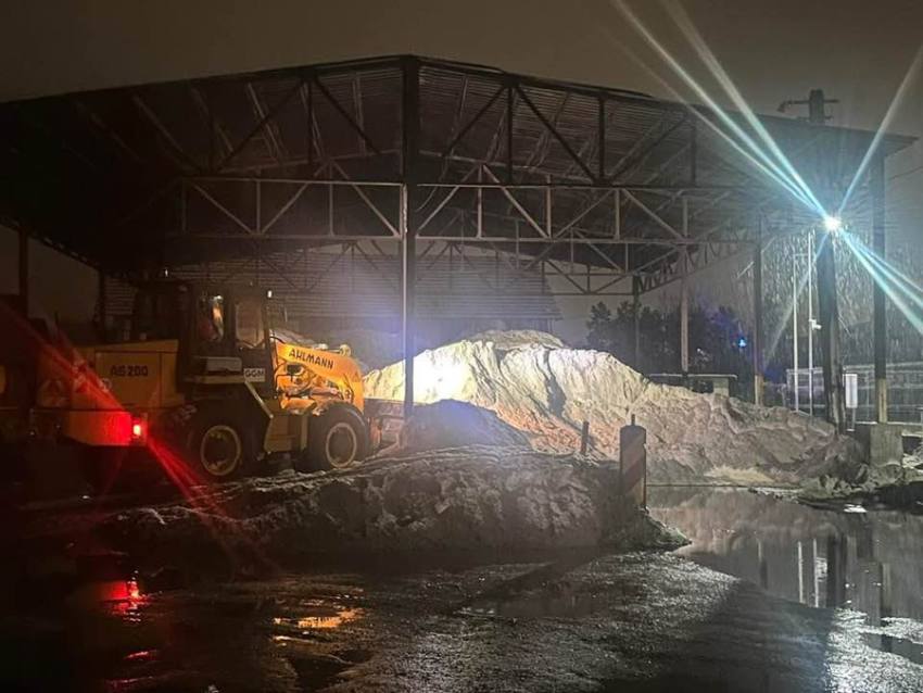 În miez de noapte, prefectul de Argeș s-a dus în control: ”Am vrut să mă asigur că angajații sunt la muncă” 1 Sursă foto: FB Institutia Prefectului - Judetul Arges