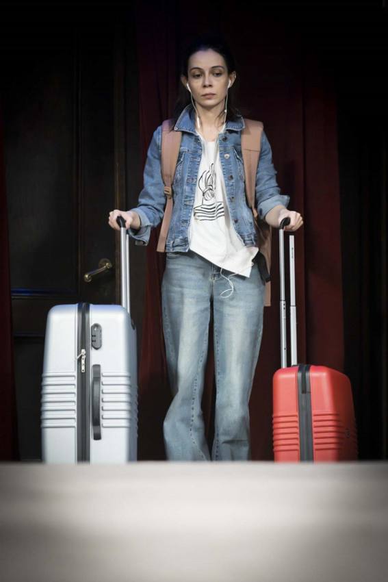 Spectacolul „No worries Catalinicika 3 - Premieră, duminică seară, la teatrul din Pitești: Cătălina în cursa pentru cetățenia americană