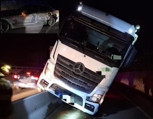 Accident pe DN7! Șoferul unui TIR a pierdut controlul după ce i s-a făcut rău la volan 1 WhatsApp Image 2025 03 19 at 21.12.22 - Accident pe DN7! Șoferul unui TIR a pierdut controlul după ce i s-a făcut rău la volan
