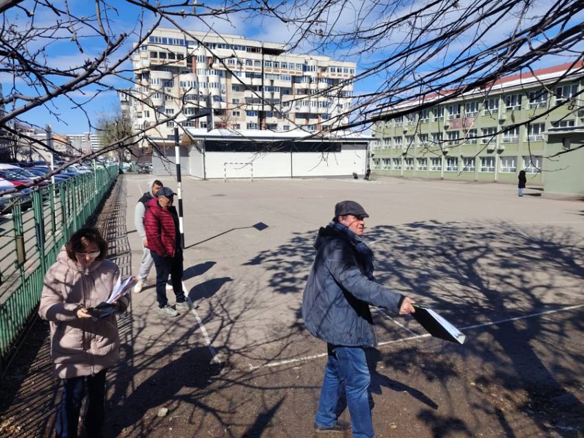 La vară sunt gata. Loc de joacă modern în Războieni și teren sintetic la Şcoala ”Tudor Vladimirescu” 2 Sursă foto: Primăria Municipiului Pitești