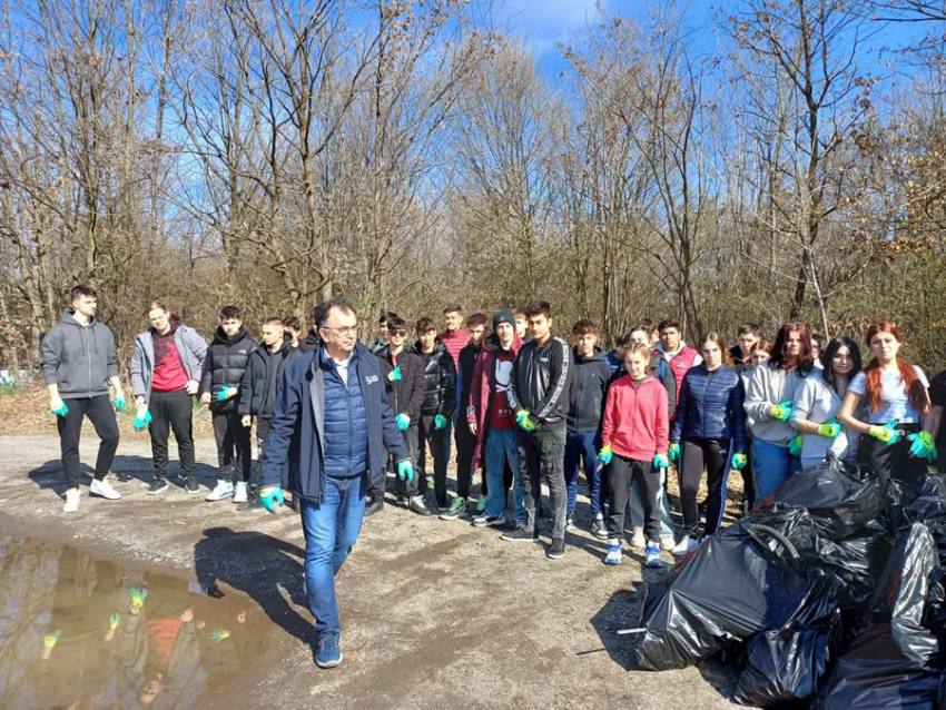 strangere gunoi Sursă foto: FB primăria Orașului Mioveni
