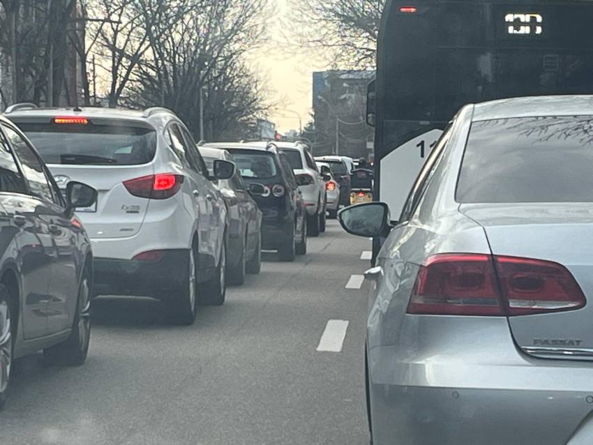 Accident în zona de Nord a Piteștiului! Trafic afectat! 3 WhatsApp Image 2025 03 25 at 08.09.49 - Accident în zona de Nord a Piteștiului! Trafic afectat!