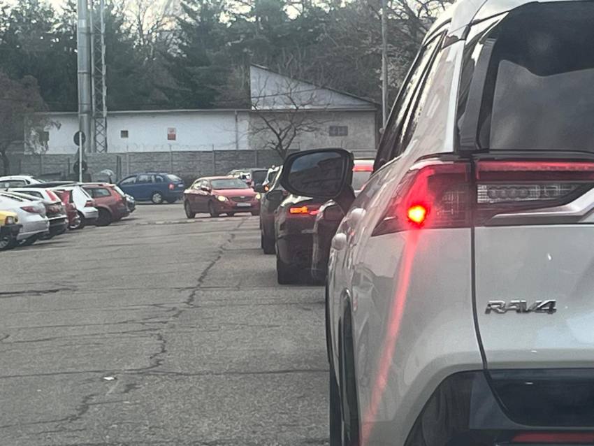 Accident în zona de Nord a Piteștiului! Trafic afectat! 2 WhatsApp Image 2025 03 25 at 08.09.50 1 - Accident în zona de Nord a Piteștiului! Trafic afectat!