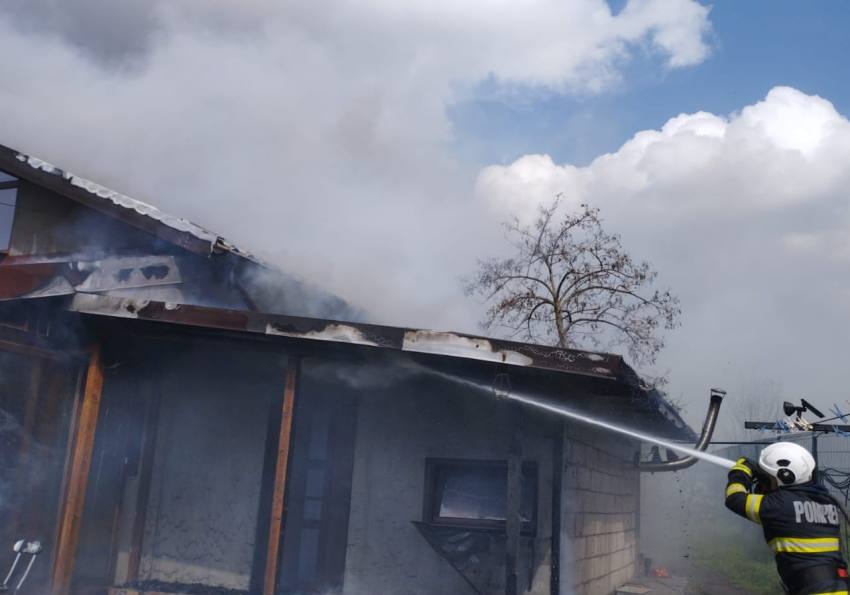 incendiu casa Argeș