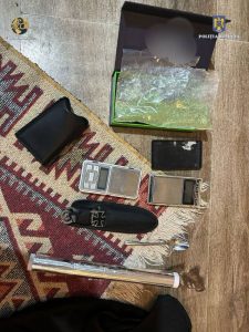 cd8467fa 07fe 4338 9906 70502dd09788 - A încercat să fugă de polițiști în timpul percheziției! Tânăr de 25 de ani reținut pentru trafic de droguri!