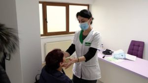 486636461 636425432636796 3444821609546549508 n - Medicii de la “Dr. Irimia”, consultații gratuite la clinica din curtea bisericii Mavrodolu