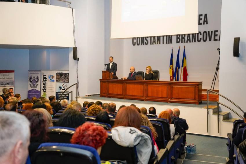 Puiu la simpozion medicina cu rafila si sbo Sursă foto: Ovidiu Puiu