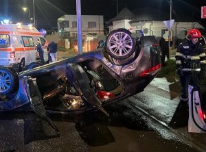 db4bb76c 7f31 49a6 8750 2ffe11248d86 - Accident grav în Topoloveni! Mașină răsturnată