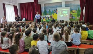 d54dae7a 4cde 4c98 a870 ba84f4daa6e7 - Poliția Locală Pitești, alături de preșcolari! Lecție de educație rutieră la Grădinița „Albă ca Zăpada”