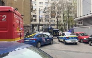 este alerta in bucuresti s au descoperit plicuri cu praf suspect la institutii cheie mai multe strazi din capitala au fost inchise 961904 - Alertă în Capitală! Mai multe instituții publice au primit plicuri cu praf alb-rozaliu