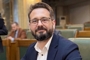 Mihai Coteț: Tinerii își pot înființa propriul business încă din liceu, de la 16 ani! 1 Sursă foto: FB Mihai Coteț.