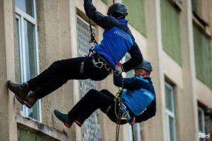 260efba2 7c1c 4ab4 8b84 b4b2835d28ca - Experiență inedită pentru elevi! Au descoperit universul jandarmilor argeșeni