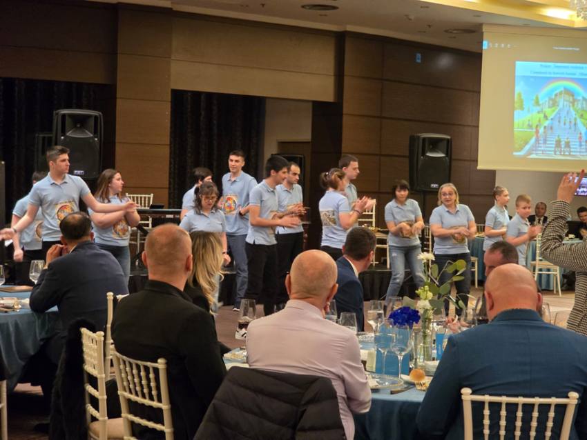deschidere gala gemnerozitatii1 - (Video) Ministrul Simona Bucura-Oprescu, alături de copiii cu autism
