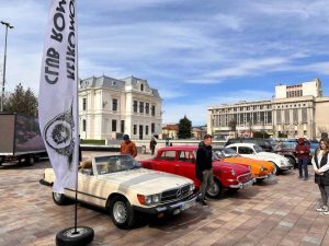 488928700 1603377276998978 8439693259066517366 n - „Retroparada Primăverii”: Zeci de mașini de colecție au încântat piteștenii