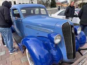 488961515 1603377306998975 7700850356303877742 n - „Retroparada Primăverii”: Zeci de mașini de colecție au încântat piteștenii