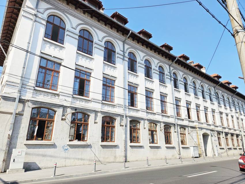 Inteligența artificială pătrunde în școli: Colegiul „Zinca Golescu” devine hub AI 2 Zinca - Inteligența artificială pătrunde în școli: Colegiul „Zinca Golescu” devine hub AI