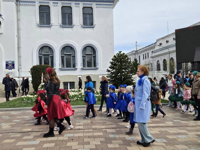 parada 1 - (VIDEO) Piteștiul și-a deschis porțile: Vino la Simfonia Lalelelor 2025!