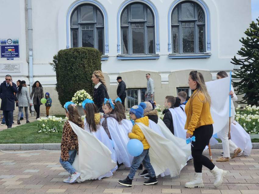 parada 2 - (VIDEO) Piteștiul și-a deschis porțile: Vino la Simfonia Lalelelor 2025!