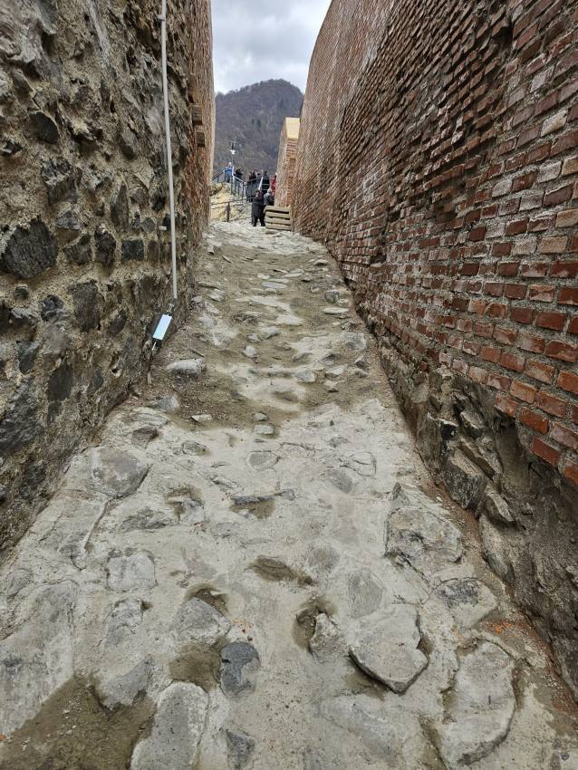 (Video) Arată incredibil după restaurare! Puteți vizita Cetatea Poienari! 1 Cetatea poienari