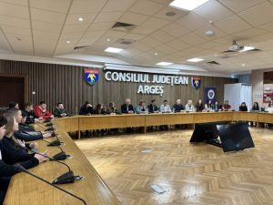 Parteneriat educațional internațional: Elevi din Serbia au venit în Argeș într-un proiect de schimb de experiență 1 Sursă foto: FB CJ Argeș.