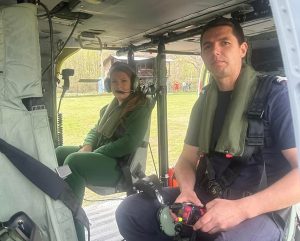 cf04f630 854e 4925 9742 058cdb2f5b9d - Prefecta de Argeș a însoțit pompierii în zborul deasupra focului de la Cetățeni