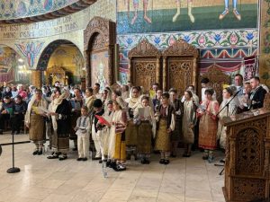 Sursă foto: FB Catedrala „Sfinții Apostoli Petru și Pavel” din Mioveni, foto credit: Silviu Constantin.