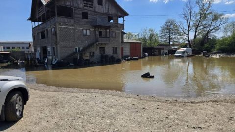 gospodarii inundate Bascov