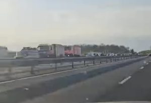 d1edebc5 0682 4e4e b8aa b20e01a2b6dc - Carambol cu 5 mașini pe A1! Trafic îngreunat