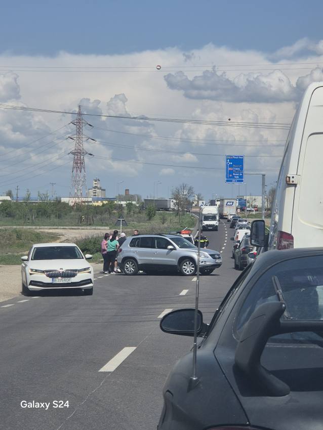 Trafic îngreunat la Albota în urma unui accident rutier 1 accident Albota Argeș