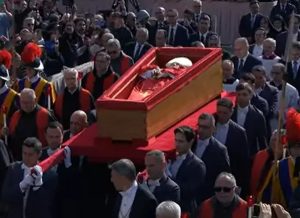 cats 1 - Trupul neînsufleţit al Papei Francisc, depus în Bazilica Sfântul Petru