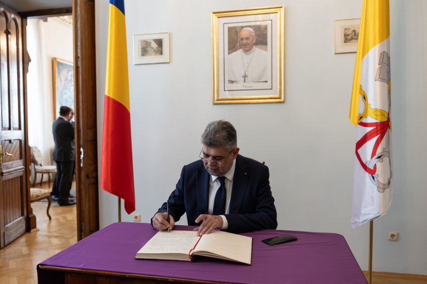 Premierul Marcel Ciolacu anunță: Sâmbătă, voi fi prezent la funeraliile Sanctității Sale 1 Sursă foto: FB Marcel Ciolacu.