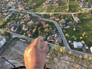 Aventură extremă de Paște! Doi tineri au urcat pe un turn de 160 de metri din Câmpulung 5 492372278 10162568653589642 7239638588537633189 n - Aventură extremă de Paște! Doi tineri au urcat pe un turn de 160 de metri din Câmpulung