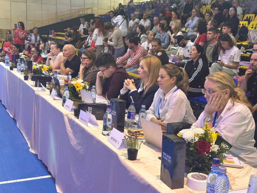 Mari campioni și tineri sportivi, împreună la Sala Sporturilor. Sabrina Voinea a venit la Cupa Pitești de gimnastică 4 Sursă foto: FB Cristian Gentea.