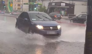 Plouă torențial în Argeș! Circulați cu atenție 1 e24545f9 a0c3 48f3 9adb f8436f2628c0 - Plouă torențial în Argeș! Circulați cu atenție