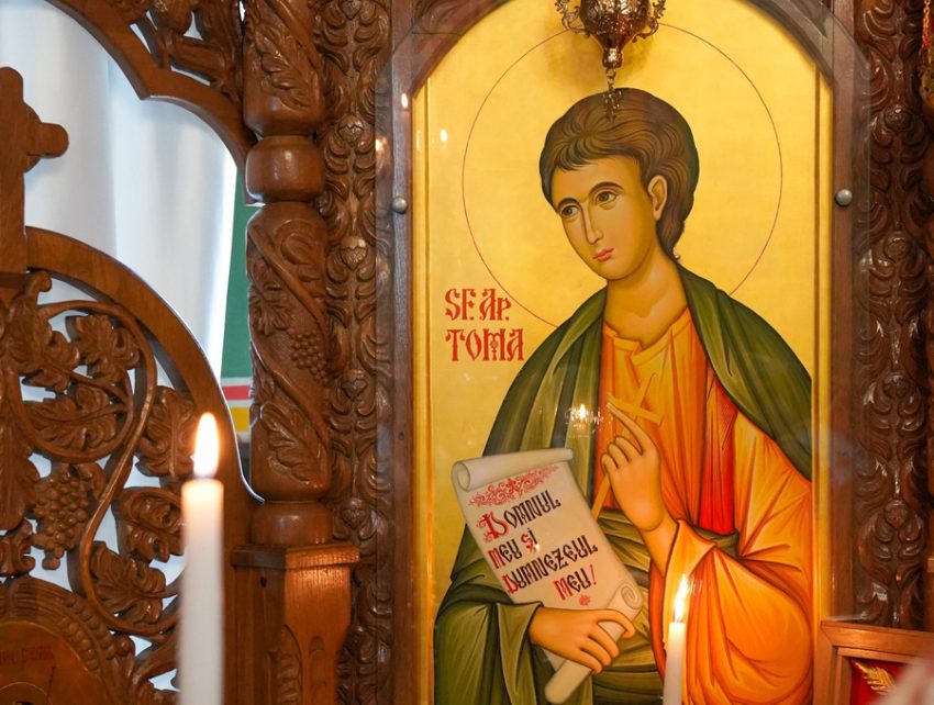 Slujire Arhierească la hramul parohiei Sfântul Apostol Toma din Pitești. Calinic Argeșeanul a oficiat Sfânta Liturghie 2 Sursă foto: FB Arhiepiscopia Argeșului și Muscelului, Foto credit: Cristian Gheorghe.