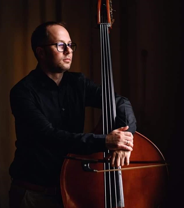 Virgil Florin Prisacariu - Joi, 1 mai! Bass grill&violin, la Filarmonica Pitești!