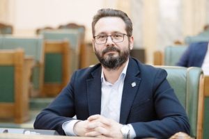 Senatorul Mihai Coteț: „Statul trebuie să înceapă măsurile de austeritate cu el însuși” 1 Sursă foto: editia tiparita