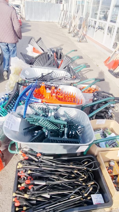 Complex Comercial John – totul într-un singur loc! 6 john cas si gradina 7 - Complex Comercial John – totul într-un singur loc!