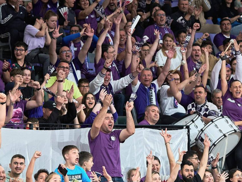 suporteri fc arges basket Sursă foto: FB Cristian Gentea