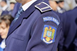 Șeful de post de la Bughea de Sus – cercetat într-un dosar pentru purtare abuzivă 1 politia romana uniforma - Șeful de post de la Bughea de Sus – cercetat într-un dosar pentru purtare abuzivă