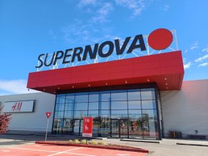 În locul hipermarketului Carrefour din Supernova Pitești. ”La Cocoș” vine cu prețuri accesibile 1 Sursă foto: supernova pitesti 1