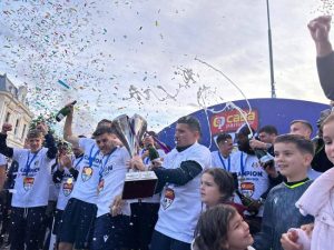 Cristian Gentea: Am sărbătorit împreună promovarea de pe locul I în Superligă 1 Sursă foto: FB Cristian gentea