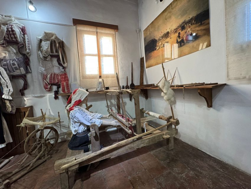 O seară de poveste în satul de altădată – Noaptea Muzeelor la Cula Racovița 2 Sursă foto: FB Centrul Cultural Mioveni