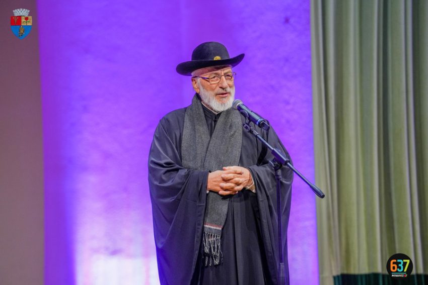 Cristian Gentea: ”Piteștiul de astăzi este un oraș cu o identitate bine definită” 2 calinic si gentea 2 - Cristian Gentea: ”Piteștiul de astăzi este un oraș cu o identitate bine definită”