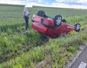 Accident în Rociu! Autoturism răsturnat pe câmp 2 e13d665f 2d9e 4959 b793 06edd971513b - Accident în Rociu! Autoturism răsturnat pe câmp