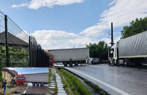 500013838 1174674368005902 1126789849824291361 n - Trafic dat peste cap pe DN 7 din cauza unui TIR